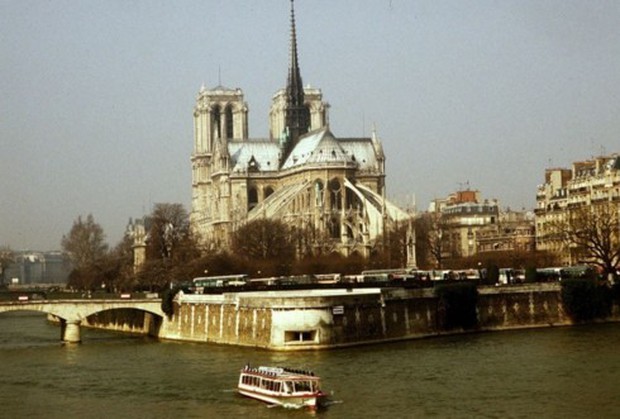 Nhà thờ Đức Bà Paris: 8 thế kỷ thăng trầm trước khi bị lửa dữ nuốt chửng - Ảnh 4.