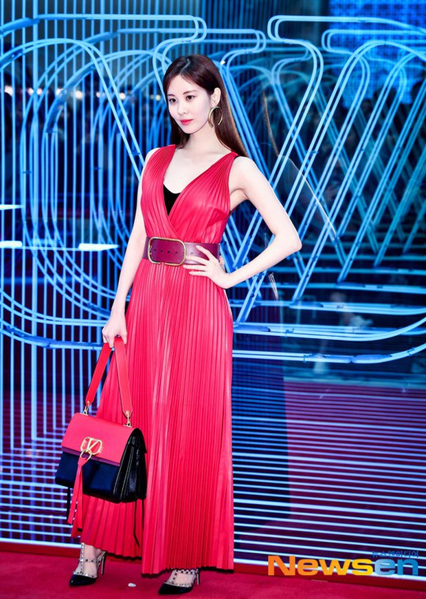 Màn đọ sắc rực lửa tại sự kiện: Seohyun lấn át 2 mỹ nhân Hàn đình đám, Hyuna quá sexy nhưng sao trông sợ thế này? - Ảnh 1.