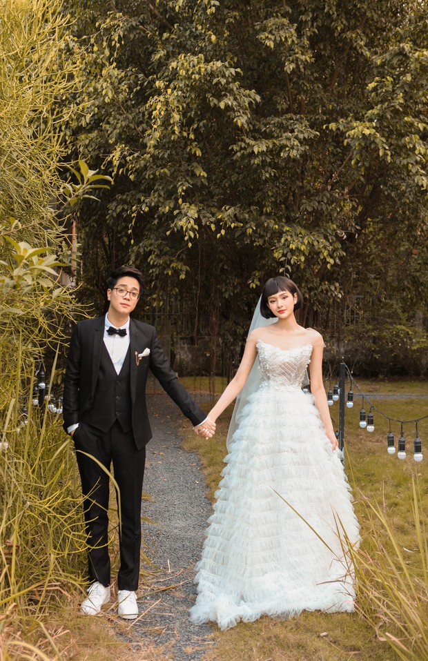 Bùi Anh Tuấn và Hiền Hồ âm thầm tổ chức đám cưới, hé lộ những hình ảnh tuyệt đẹp trong hôn lễ - Ảnh 2.