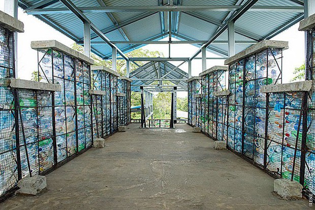 Chiêm ngưỡng ngôi làng độc đáo ở Panama, nơi nhà cửa được làm từ 1 triệu chai nhựa - Ảnh 21.