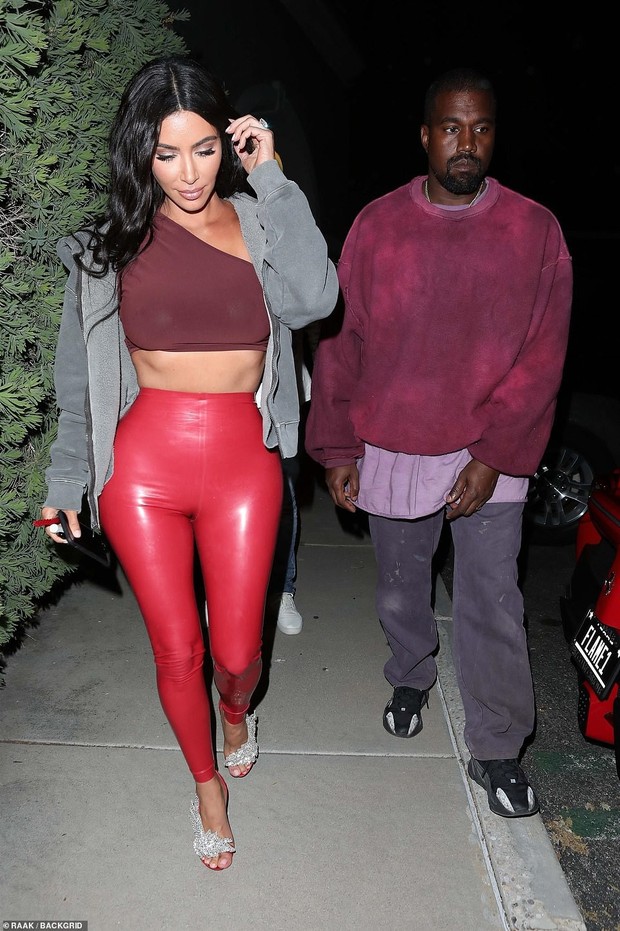 Kylie Jenner chịu chi tổ chức sinh nhật đúng điệu Avengers cho chồng sắp cưới, nhưng lại bị Kim chiếm mất spotlight - Ảnh 2.