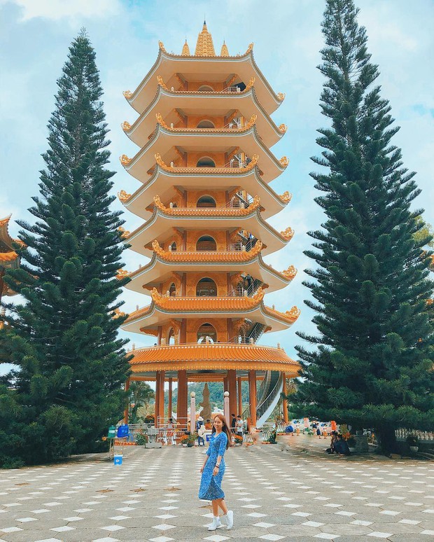 4 ngoi chua doc dao o an giang chi can dua may len la co ngay anh dep - anh 13