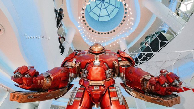 Muôn kiểu fan Marvel: Cuồng đến mức mở hẳn quán cà phê chứa đầy mô hình tiền tỷ! - Ảnh 5.