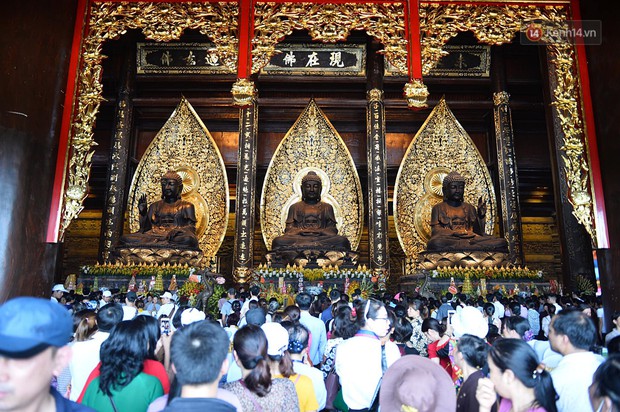 Ảnh: Hàng vạn người đổ về khai mạc đại lễ Phật đản 2019 tại Chùa Tam Chúc - Ảnh 16.