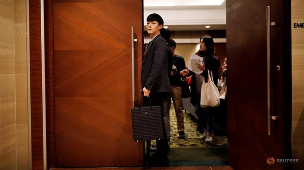 Nghịch lý nực cười ở Hàn Quốc: Cử nhân Đại học thất nghiệp trầm trọng, phải ra nước ngoài tìm việc - Ảnh 7.