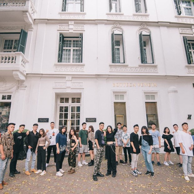 Bộ kỷ yếu style HongKong1 kết hợp màu ảnh film chất như bìa tạp chí khiến dân tình chỉ biết ấn like - Ảnh 2. Bộ kỷ yếu style HongKong1 kết hợp màu ảnh film chất như bìa tạp chí khiến dân tình chỉ biết ấn like - Ảnh 2.