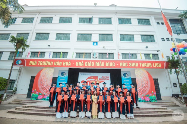 Bộ kỷ yếu style HongKong1 kết hợp màu ảnh film chất như bìa tạp chí khiến dân tình chỉ biết ấn like - Ảnh 11. Bộ kỷ yếu style HongKong1 kết hợp màu ảnh film chất như bìa tạp chí khiến dân tình chỉ biết ấn like - Ảnh 11.