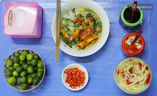 Hà Nội ngột ngạt giữa cái nóng 39 độ, bỏ túi ngay loạt món trộn mát mẻ để cứu đói mấy ngày nắng nóng - Ảnh 4.