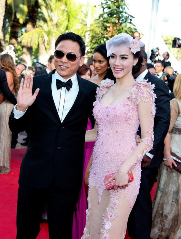 Sao Việt đến Cannes qua các mùa: Người vinh dự có tác phẩm, kẻ tơ hơ không ai biết xuất hiện để làm gì - Ảnh 14.