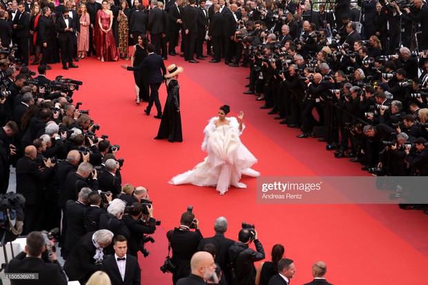 Cannes ngày 6: Chương Tử Di thần thái ngút ngàn, Hoa hậu đẹp nhất mọi thời đại đè bẹp loạt mỹ nhân Hollywood - Ảnh 6.