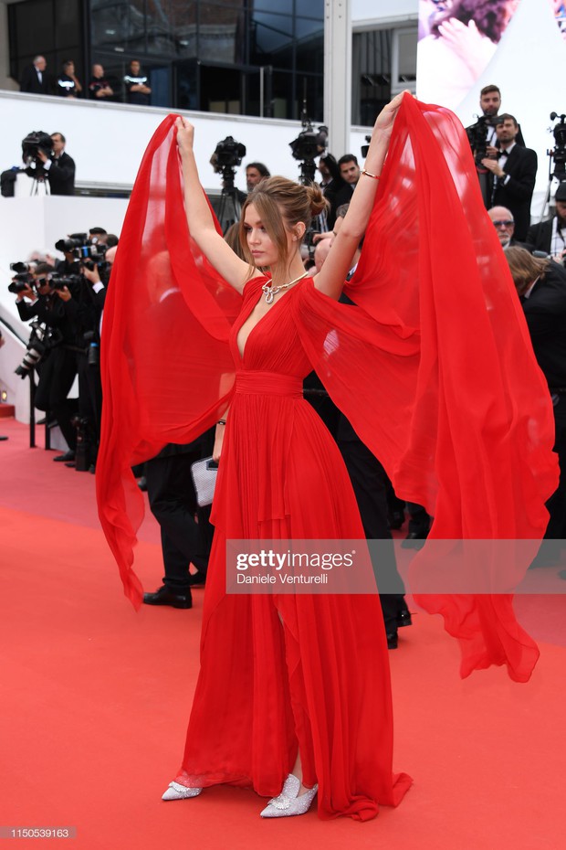 Cannes ngày 6: Chương Tử Di thần thái ngút ngàn, Hoa hậu đẹp nhất mọi thời đại đè bẹp loạt mỹ nhân Hollywood - Ảnh 10.