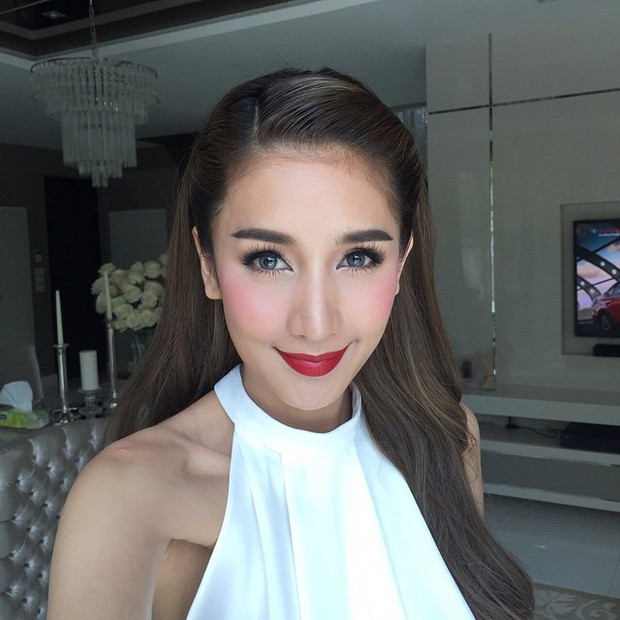 Thái Lan tụ hội dàn mỹ nhân sở hữu khung xương mặt đẹp nhất: Mình Hoa hậu chuyển giới lấn át dàn đại mỹ nhân U40! - Ảnh 4.