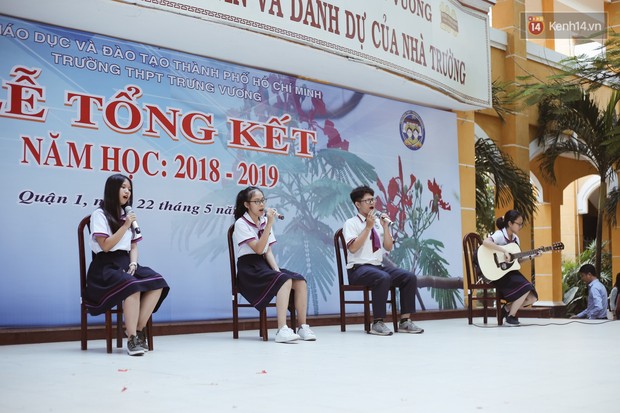 Đẹp đến mức không có chút tỳ vết, cô bạn trường Trưng Vương (TPHCM) chiếm toàn bộ spotlight lễ bế giảng - Ảnh 4. Đẹp đến mức không có chút tỳ vết, cô bạn trường Trưng Vương (TPHCM) chiếm toàn bộ spotlight lễ bế giảng - Ảnh 4.