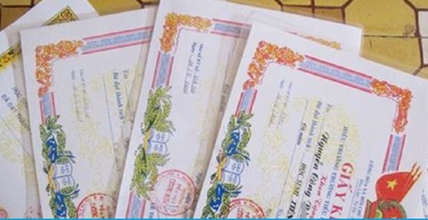 Có Giấy khen “Học sinh giỏi”, sao con vẫn... “dốt”? - Ảnh 1. Có Giấy khen “Học sinh giỏi”, sao con vẫn... “dốt”? - Ảnh 1.
