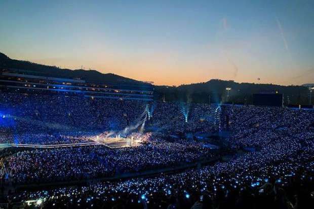 Netizen choáng ngợp trước concert hoành tráng của BTS nhưng cách vận chuyển... 375 tấn đạo cụ mới gây trầm trồ! - Ảnh 16.