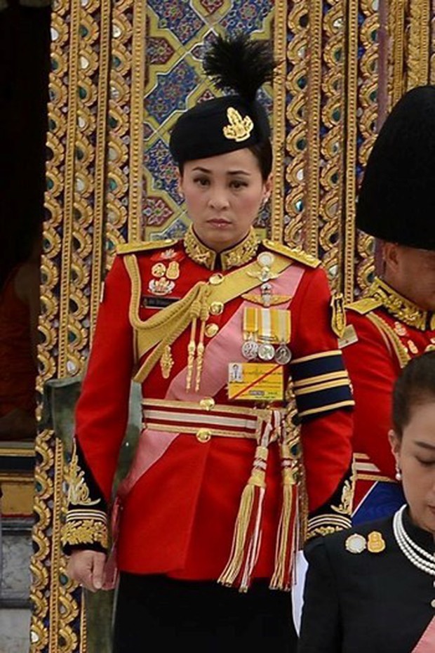 Ảnh: Vẻ đẹp của nữ tướng vừa được sắc phong làm Hoàng hậu Thái Lan - Ảnh 5.