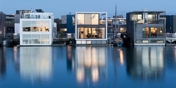 Chiêm ngưỡng cả trăm ngôi nhà được xây nổi trên mặt nước: Một quần thể kiến trúc đáng tự hào của thủ đô Amsterdam - Ảnh 13.