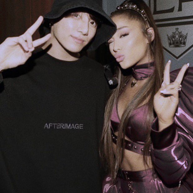 A thank you photo, but do fans have the right to hope for a collaboration between Ariana Grande and BTS? - Photo 5.