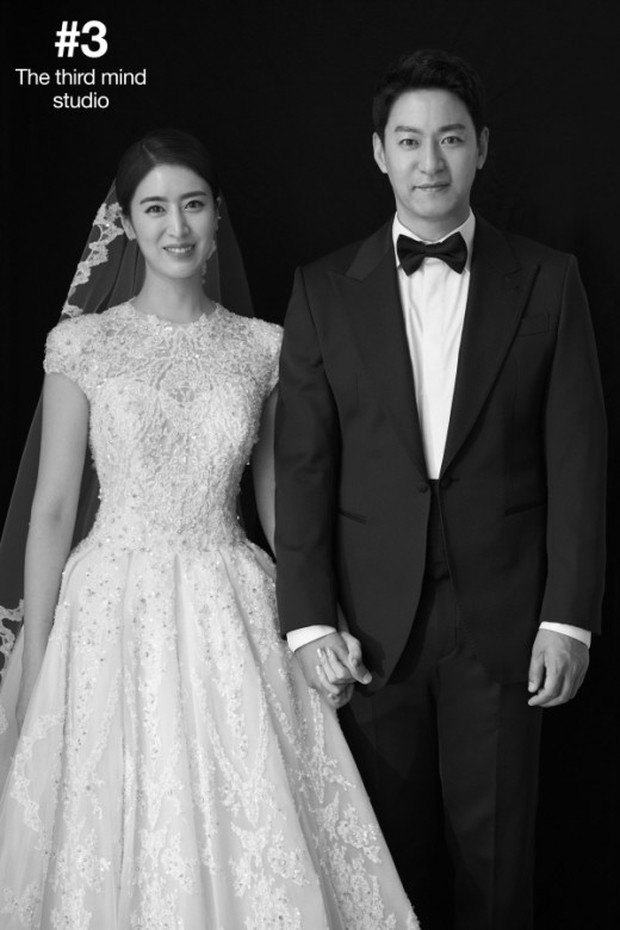 Tài tử Sắc đẹp ngàn cân khoe ảnh cưới mà dân tình chỉ dán mắt vào cô dâu đẹp như Hoa hậu, còn na ná Kim Tae Hee - Ảnh 3.