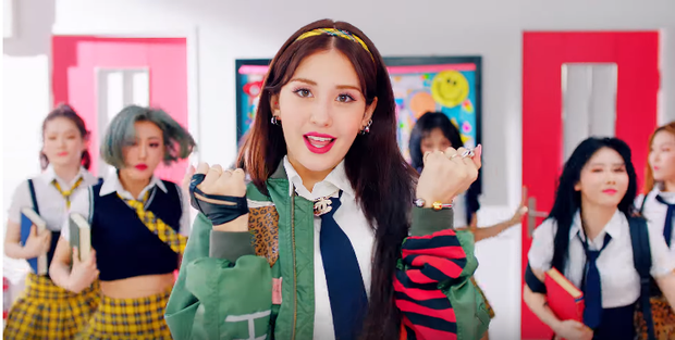 Tổ chức show debut mà không diễn nổi một bài, Somi nhận đủ chỉ trích nhưng lý do đằng sau còn khiến netizen tức giận hơn! - Ảnh 5.