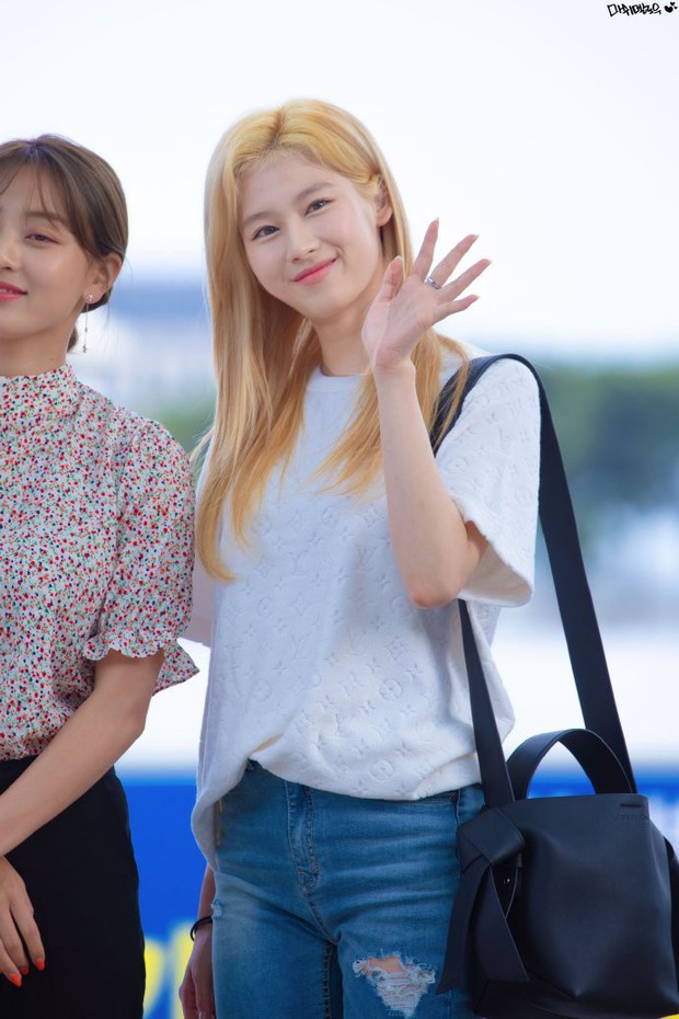 Chuyện gì thế này: TWICE sến sẩm và kém sang, nữ thần Fancam lộ mặt như chảo dầu đến mức bị IZ*ONE đè bẹp? - Ảnh 8.