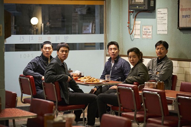 4 phim lật tẩy các băng đảng mai thuý gắt nhất điện ảnh Hàn: Số 2 và 3 bị dán mác 19+ vì quá tàn khốc! - Ảnh 15.