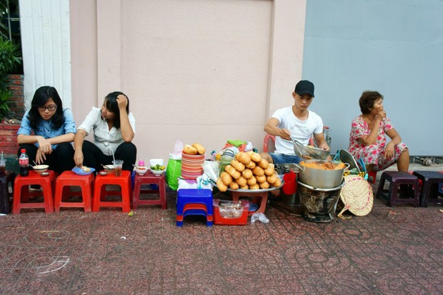 Từ câu chuyện chiếc bánh mì giá 100 đô/ổ, nhà báo nước ngoài lặn lội kiếm tìm tiệm bánh mì ngon nhất Sài Gòn - Ảnh 3.