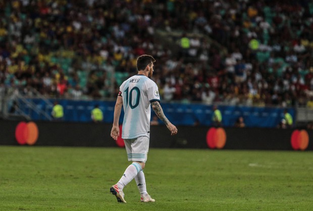 Messi chấm dứt nỗi ám ảnh trên chấm phạt đền nhưng Argentina tiếp tục đón nhận kết quả thất vọng - Ảnh 11.