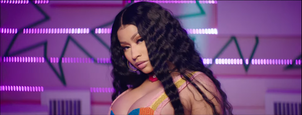 Nicki Minaj and Cardi B release MVs that confront each other without mercy: one burns a supercar, the other borrows the name of the owner of Old Town Road!  - Photo 2.