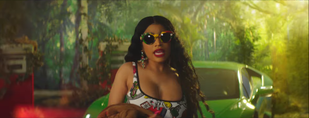 Nicki Minaj and Cardi B release MVs that confront each other without mercy: one burns a supercar, the other borrows the name of the owner of Old Town Road! - Photo 4.