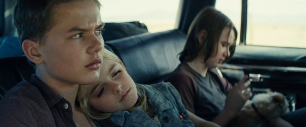 Gặp gỡ bé gái ngủ cùng Annabelle Mckenna Grace: Xinh xắn tựa thiên thần, là bạn diễn của Chris Evans - Ảnh 3.