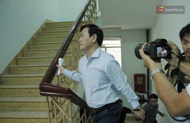 Tòa trả hồ sơ, yêu cầu điều tra bổ sung vụ ông Nguyễn Hữu Linh nghi dâm ô bé gái trong thang máy - Ảnh 1.