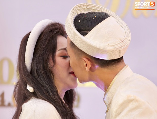 Trong lúc nhà nhà chia tay thì những couple này lại đang hạnh phúc sau khi “gương vỡ lại lành” - Ảnh 2.
