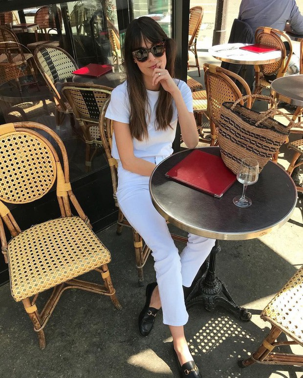 Jeans trắng và 12 gợi ý mix&match dành cho chị em muốn thay mới hoàn toàn style công sở - Ảnh 1.