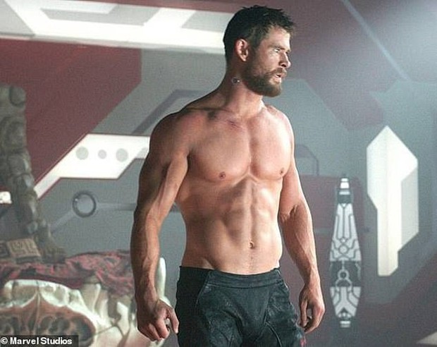 Có body tuyệt tác khiến hàng triệu người mê, Thor Chris Hemsworth lại bị người quan trọng nhất chê là phát ớn - Ảnh 1.