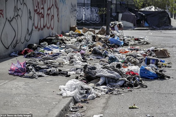 Chùm ảnh: Toàn cảnh thành phố Los Angeles hiện đại văn minh đã bị mất quyền kiểm soát vào tay... rác thải và chuột - Ảnh 15.