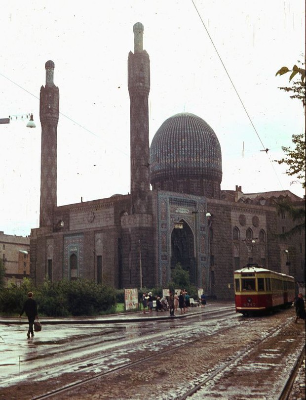 Ảnh màu ấn tượng về đường phố Leningrad những năm 1960 - Ảnh 11.