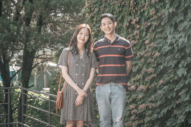 Teaser phim mới của Jung Hae In và nàng thơ Lee Min Ho: Phiên bản 2019 của Chị Đẹp Mua Cơm và Đêm Xuân? - Ảnh 2.
