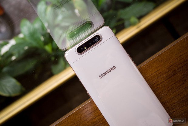 Trên tay Samsung Galaxy A80: Chiếc điện thoại hứa hẹn làm chao đảo cộng đồng livestream trong năm nay - Ảnh 8.