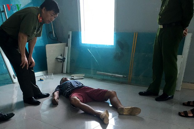Bàng hoàng phát hiện xác người nhà bệnh nhân trong bệnh viện có bơm kim tiêm - Ảnh 1.