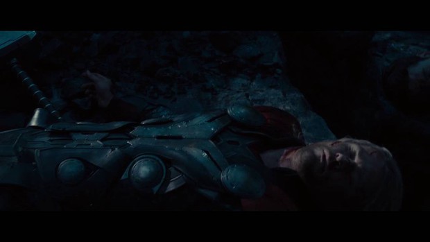 Đoạn kết ENDGAME lẽ ra còn điếng người hơn: Thanos đồ sát cả đội Avengers, tha đầu Captain America làm chiến lợi phẩm? - Ảnh 3.