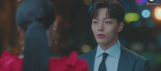 Sợ IU phải trả nghiệp hóa nồi canh gà, Yeo Jin Goo hết mình giúp sếp tích đức trong tập 6 Hotel Del Luna - Ảnh 2.