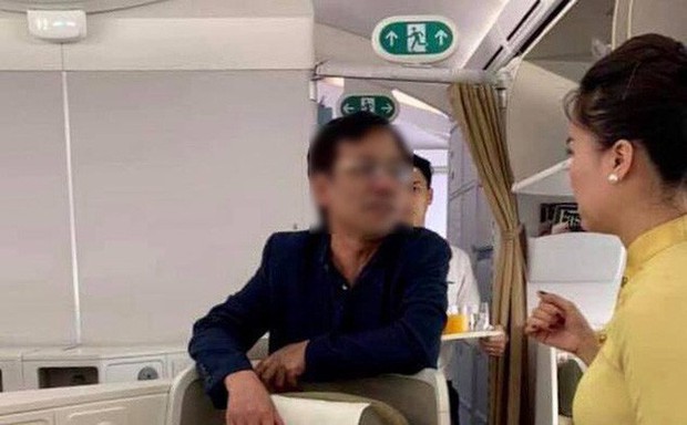 Xử phạt khách thương gia bị tố sàm sỡ nữ hành khách trên máy bay 10 triệu đồng - Ảnh 1.