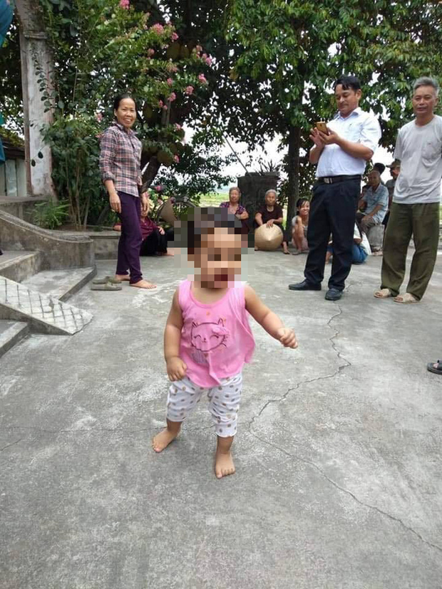 Nam Định: Nữ sinh để lại con gái đáng yêu ở chùa kèm lá thư em còn phải đi lấy chồng - Ảnh 1.