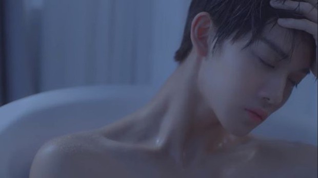 10 nam idol mặt đẹp đến mức được gọi là tượng tạc sống: Quá nhiều trai đẹp SM, nhưng mỹ nam BTS ấn tượng nhất - Ảnh 5.