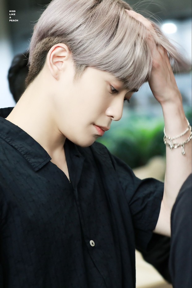 10 nam idol mặt đẹp đến mức được gọi là tượng tạc sống: Quá nhiều trai đẹp SM, nhưng mỹ nam BTS ấn tượng nhất - Ảnh 9.