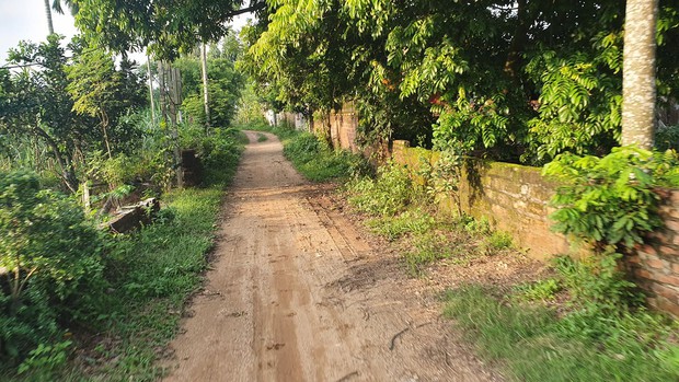 Hà Nội: Nghi án 2 gã đàn ông gần 60 tuổi giao cấu với 2 chị em ruột làm 1 cháu có thai 5 tháng - Ảnh 2. Hà Nội: Nghi án 2 gã đàn ông gần 60 tuổi giao cấu với 2 chị em ruột làm 1 cháu có thai 5 tháng - Ảnh 2.