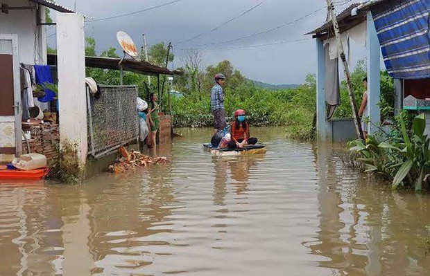 Cuộc sống người dân Phú Quốc bị đảo lộn trong trận lụt lịch sử - Ảnh 5.