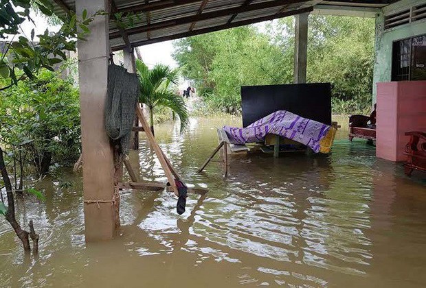 Cuộc sống người dân Phú Quốc bị đảo lộn trong trận lụt lịch sử - Ảnh 7.