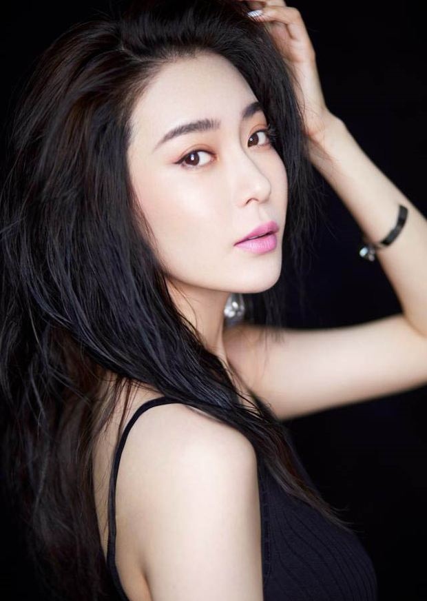 Trùm playboy Hong Kong Vương Tinh lộ ảnh đưa gà cưng đáng tuổi con về nhà qua đêm - Ảnh 7. Trùm playboy Hong Kong Vương Tinh lộ ảnh đưa gà cưng đáng tuổi con về nhà qua đêm - Ảnh 7.